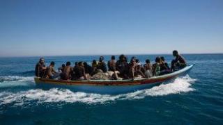 Близо 70 жертви при преобръщане на лодка с мигранти край Йемен